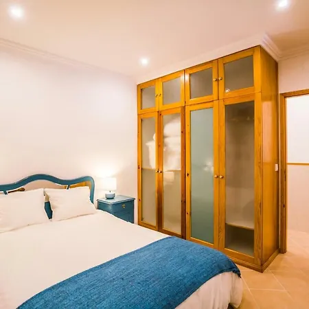 Sardinha Flat Near Av. Liberdade Appartamento