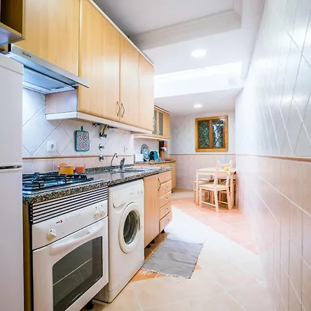 Sardinha Flat Near Av. Liberdade *